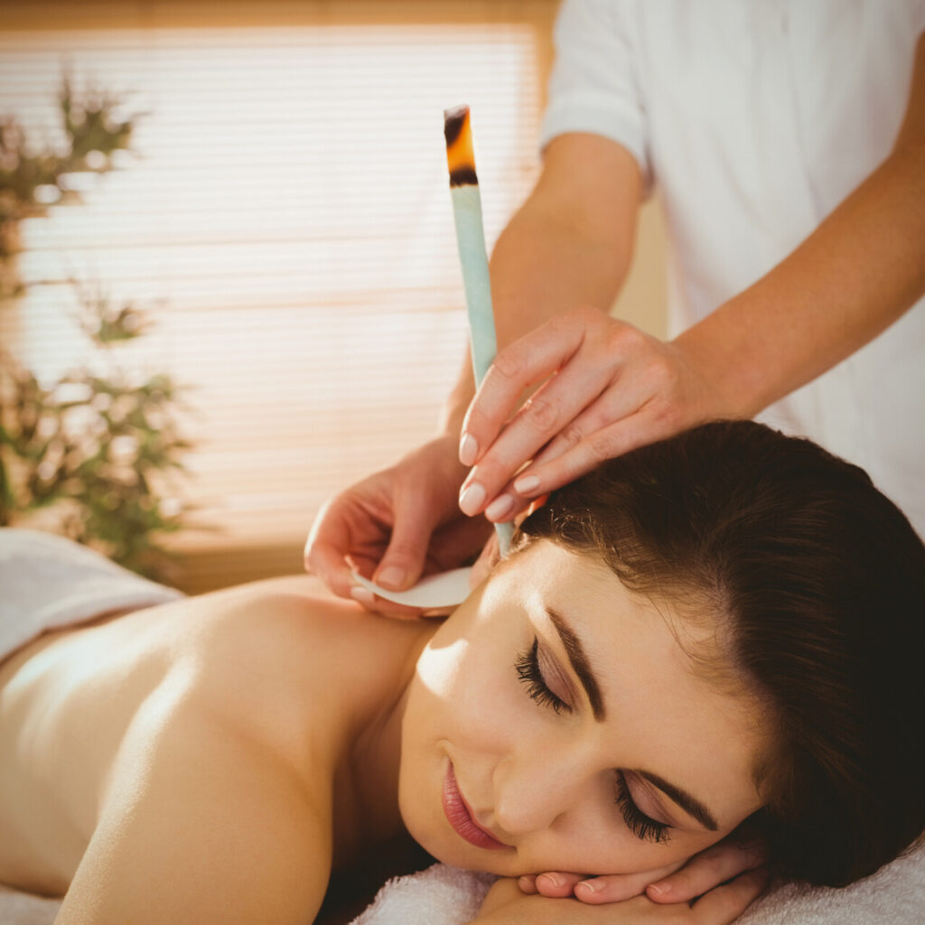 konchowanie i swiecowanie uszu